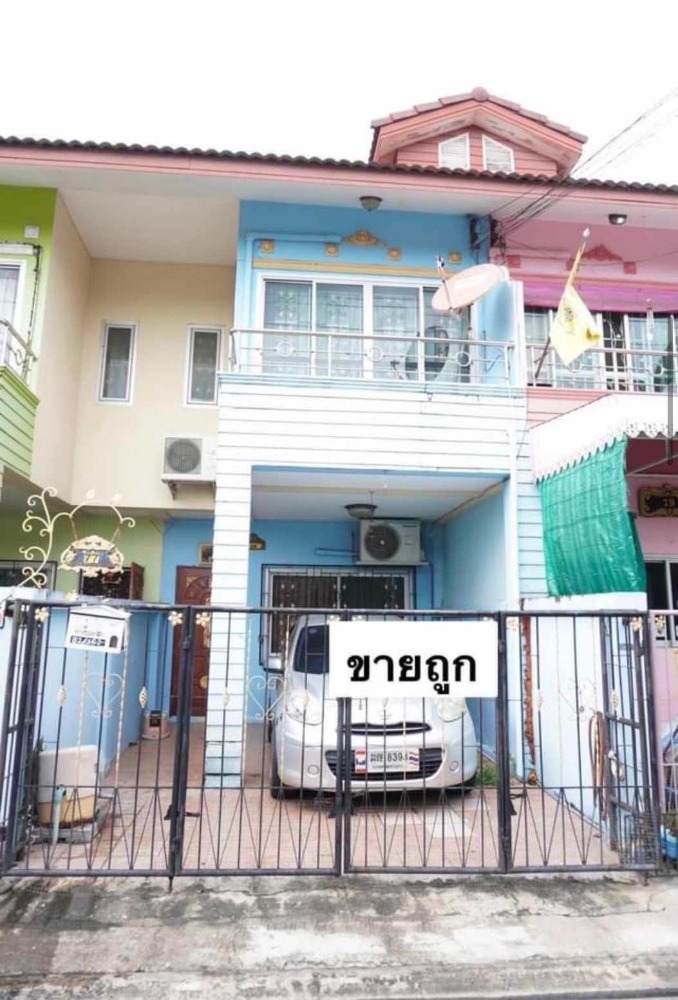 For SaleHouseVipawadee, Don Mueang, Lak Si : For sale, for sale‼️ 2-story townhouse, good location in the heart of the community.......... -Next to Thaninthornwittaya School 67, Soi Serm Pridi, Pracha Uthit, Si Kan Subdistrict, Don Mueang District