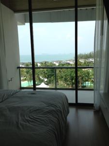 For RentCondoRayong : Condo for rent by the sea, next to Marriott Rayong Hotel, decorated and ready to move in.