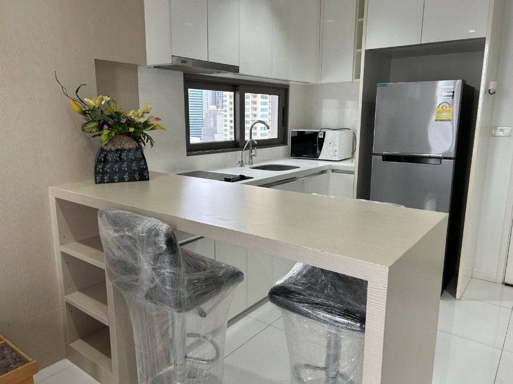 For SaleCondoSathorn, Narathiwat : ● Prime Location ● 20+ floor 42.22 sq.m. | 1 beds 1 baths | near BRT Arkhan Songkhro 1 mins, BTS Chong Nonsi 8 mins