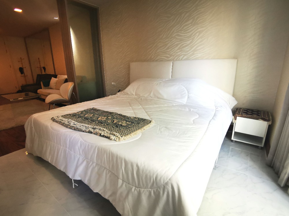 For SaleCondoNana, North Nana,Sukhumvit13, Soi Nana : Liv@5 Condo near BTS Nana, only 350 meters, 1 bedroom, 39 sq m, 4th floor, ready to move in at a special price.