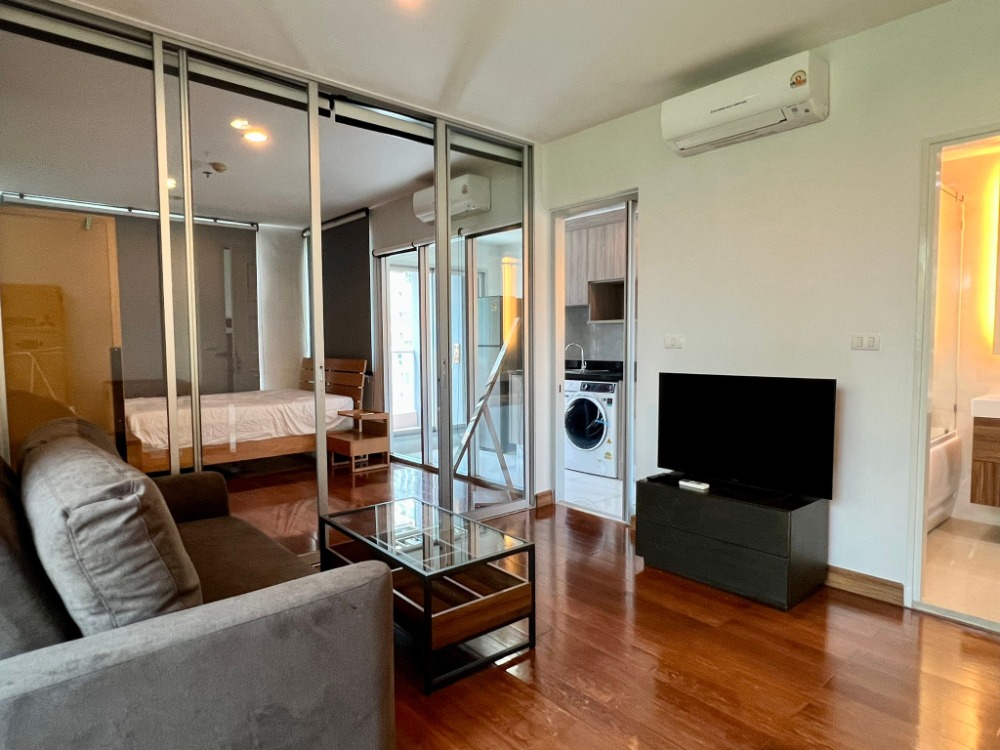 For RentCondoSathorn, Narathiwat : ( U20240527400 ) Pls Call: 096-2479369✨FOR RENT LIFE@SATHORN SOI 10 / 1 bedroom , 1 bathroom , 43 Sq.M., Rare Item, Corner Unit✨