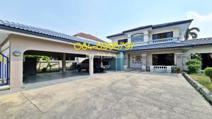 For SaleHouseChaengwatana, Muangthong : Urgent sale, luxury house, Nonthaburi, Siwalee Village. Tiwanon-Pak Kret Road, 256 sq m, 2 self-built houses next to each other, luxuriously decorated, fully furnished, urgent sale 30 million baht.