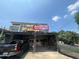 For SaleShophousePhetchabun : 80142-1 - 2-story townhouse for sale with business in Phetchabun city.