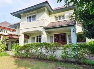 For SaleHousePattaya, Bangsaen, Chonburi : Single house for sale, lots of space, 4 bedrooms, two-story house, Bang Saen, Ang Sila, Chonburi.