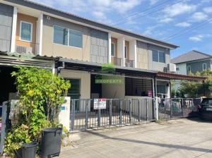 For SaleTownhousePathum Thani,Rangsit, Thammasat : Pruksa Village 107 Tiwanon-Rangsit, urgent sale, 2-story townhouse, area 17.40 sq m, good location, complete extension, price negotiable.