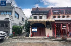 For SaleTownhouseNawamin, Ramindra : Cheap townhouse for sale, corner house, Samphan Villa 2 Village, very cheap price, Saphan Mai, Soi Phahonyothin 52, Intersection 46 - near the Green Line and Theparak Road.