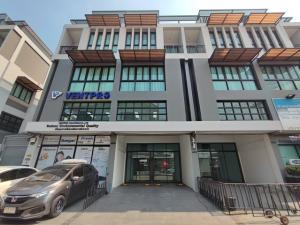 For SaleHome OfficeLadprao101, Happy Land, The Mall Bang Kapi : For sale: New Town Home Office, luxury, 3.5 floors, plus mezzanine, 4 bedrooms, 3 bathrooms, Lat Phrao 101, in the heart of the city, near the yellow BTS.