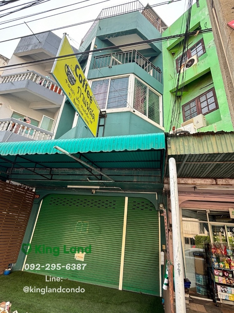 For RentShophouseKaset Nawamin,Ladplakao : #Commercial building for rent, 3 and a half floors + rooftop, next to the main road, Lat Pla Khao, suitable for business that needs a storefront of any type. #Can register a company #Can raise animals, rent 25,500 baht/month. Decorated as a cafe with buil