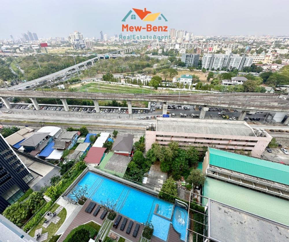 For SaleCondoPattanakan, Srinakarin : Very urgent sale, pool view, beautiful view, nothing blocking, new room, 19th floor, selling for 2.79 million baht, Tel 065-463-2645 Mew.