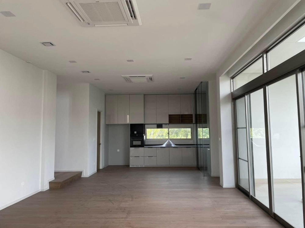 For SaleHousePattanakan, Srinakarin : ♦ Unfurnished ♦ Single house 3 storey 3 beds | 82.80 sq.w. 324.00 sq.m. | near Unico Grande Golf Course 1 mins, Wellington College International School 2 mins, Bangkok Green Market 6 mins