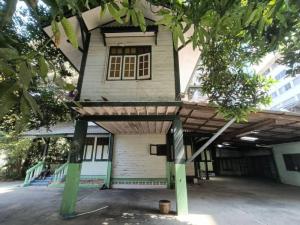 For RentRetailSathorn, Narathiwat : NG75 - Old house for rent Sathorn-Chong Nonsi city center