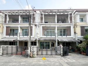 For SaleTownhouseKaset Nawamin,Ladplakao : Urgent sale, townhome, ready to move in, good location, Baan Klang Muang Village. Urbanion Kaset-Nawamin 2