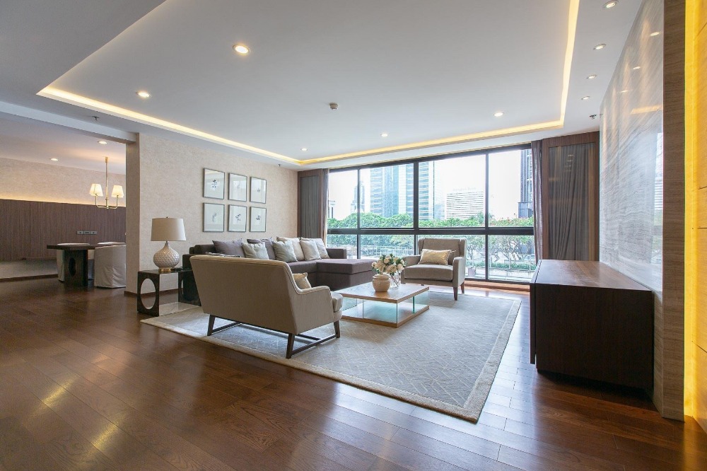 For SaleCondoSathorn, Narathiwat : ● Spacious Area ● 10+ Floor 317.56 sq.m. | 4 Beds Fully furnished | Condo near BTS Chong Nonsi 750 m., King Power Mahanakhon 900 m.