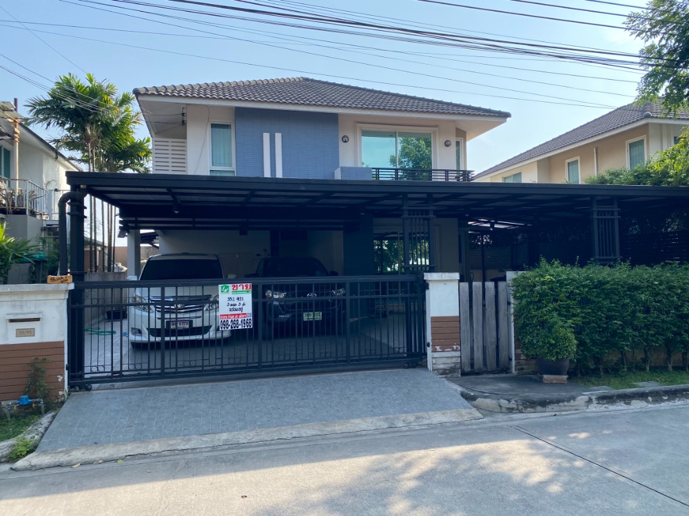 For SaleHouseLadkrabang, Suwannaphum Airport : For sale, 2-story detached house, Home Place Village, The Park, Phatthana Chonburi Road 3.