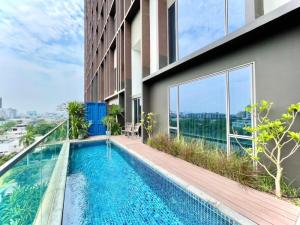 For SaleCondoSukhumvit, Asoke, Thonglor : For Sale/ Ashton Morph 38 only 300 meters to BTS Thonglor with private swimming pool and pet friendly