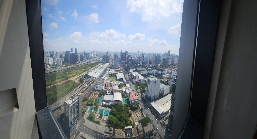 For SaleCondoRama9, Petchburi, RCA : PentHouse room for sale, never occupied, 50th floor, 360 degree view, Circle Living Prototype