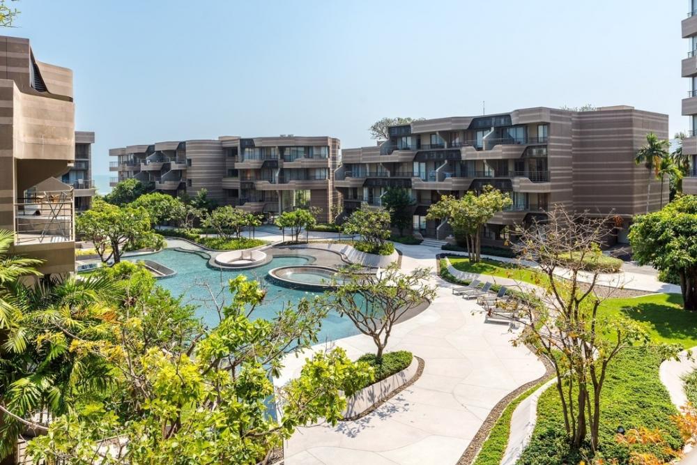 For SaleCondoCha-am Phetchaburi : Urgent sale, beachfront condo, 2 bedrooms, 2 bathrooms.