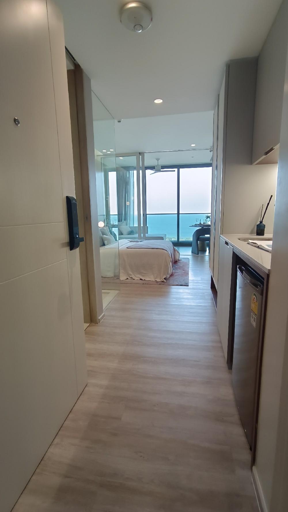 Sale DownCondoHuahin, Prachuap Khiri Khan, Pran Buri : Urgent sale 💥 1 bedroom, 18th floor, Hua Hin, great sea view 🌊🌊🌊Beautiful room, high floor, not hot in the afternoon, price only 4.050 million baht ‼️‼️(Project room sold out)