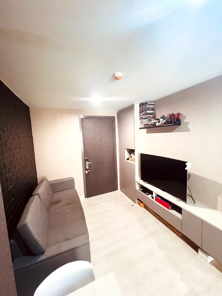 For SaleCondoSamut Prakan,Samrong : Condo for sale, Niche ID Sukhumvit 113, Niche id Sukhumvit 113, near BTS Samrong, 1 bedroom, size 28 sq m, fully furnished. Electrical appliances, convenient travel, Yellow Line, BTS Samrong, Imperial World Samrong, Mueang Samut Prakan,