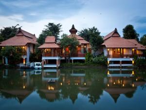 For RentHouseLamphun : Lakefront Mansion in Contemporary Villa style locates in the serenity environment