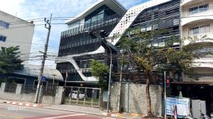 For RentOfficeBang kae, Phetkasem : 6-story office building for rent, Liap Khlong Phasi Charoen Road, North side.