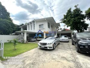 For RentHouseRatchathewi,Phayathai : Luxury single house for rent, Ratchawithi. Renovated with big garden area