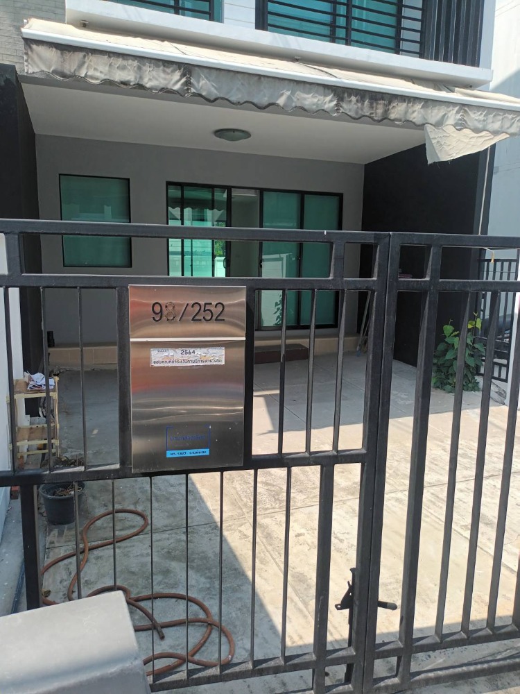 For SaleTownhouseRamkhamhaeng, Hua Mak : Townhome Baan Klang Muang Rama 9 - Ramkhamhaeng / 3 bedrooms (FOR SALE) JANG022