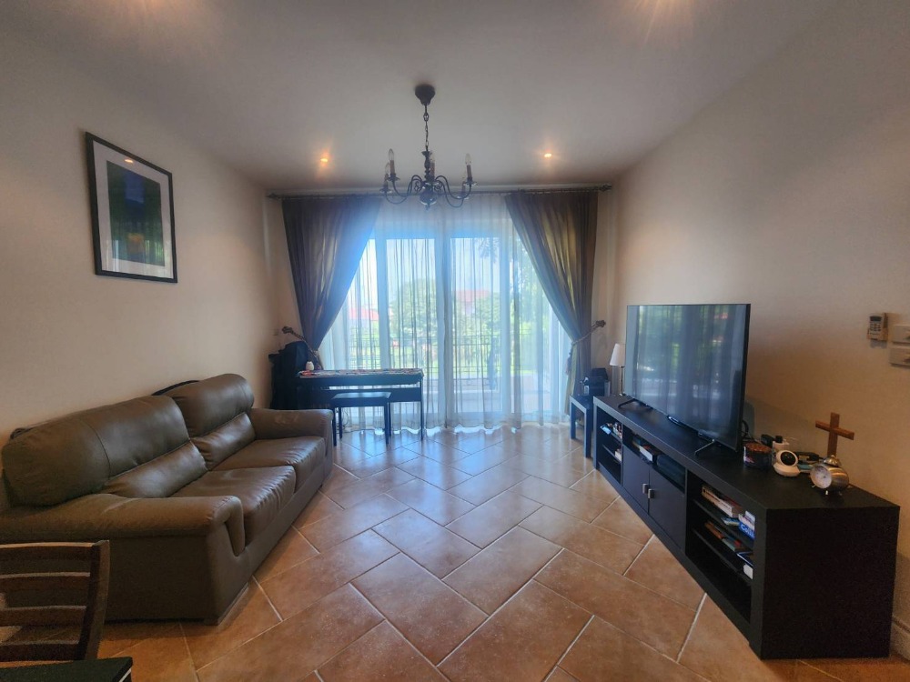 For SaleCondoBangna, Bearing, Lasalle : Rare corner​ unit! Area​ 70 Sq.m, 2nd floor​.Room for SALE at Magnolia​s southern​ California​condo !! Near​ Mega​ bangna​ just​ 5 minute.