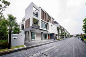 ขายบ้านพัฒนาการ ศรีนครินทร์ : 🔥ราคาพิเศษ🔥 The Gentry Phatthanakan บ้านเดี่ยว 3 ชั้น สไตล์โมเดิร์น ติดต่อสอบถาม 0647944263