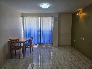 For SaleCondoRatchadapisek, Huaikwang, Suttisan : Urgent sale!!! Garden Place Condo (Garden Place) 67 sq m., ready to move in. Complete with furniture and electrical appliances