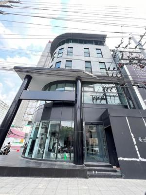 For RentRetailSukhumvit, Asoke, Thonglor : Rental : Office / Showroom / Commercial Space In Thonglor  , 2,800 sqm , 5 Storeys 🔥🔥Rental : 2,800,000 THB / Month 🔥🔥More Information📱Tel : 0619979915 / Kat📱Line : 0619979915 ดูเพิ่มเติมได้ที่https://www.facebook.com/PS.Living.Officials