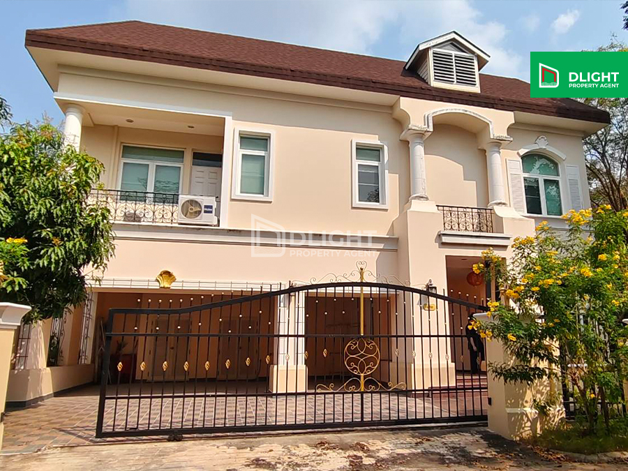 For SaleHousePhutthamonthon, Salaya : Luxurious 2-story detached house, Na Utthayan Village, Aksa Road, Phutthamonthon Sai 3, Nakhon Pathom Province, 140.4 sq m, 6 bedrooms, 6 bathrooms, price 19 million baht.