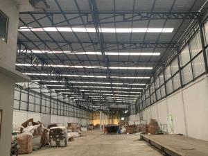 For RentFactoryNakhon Pathom : Urgent factory for rent, area 2500 square meters, has a two-story office, scale, warehouse 11 meters high, width 25, length 150 meters, three-phase power, purple area with 4 leaves, Don Tum Subdistrict, Nakhon Pathom Province.