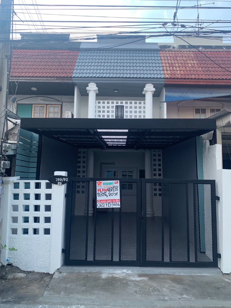 For SaleTownhouseMin Buri, Romklao : Cheap sale, full loan, 2-story townhouse, 20 sq m, Tharakorn Village. Soi Ramkhamhaeng 166, the house has 2 bedrooms, 2 bathrooms + 2 air conditioners.