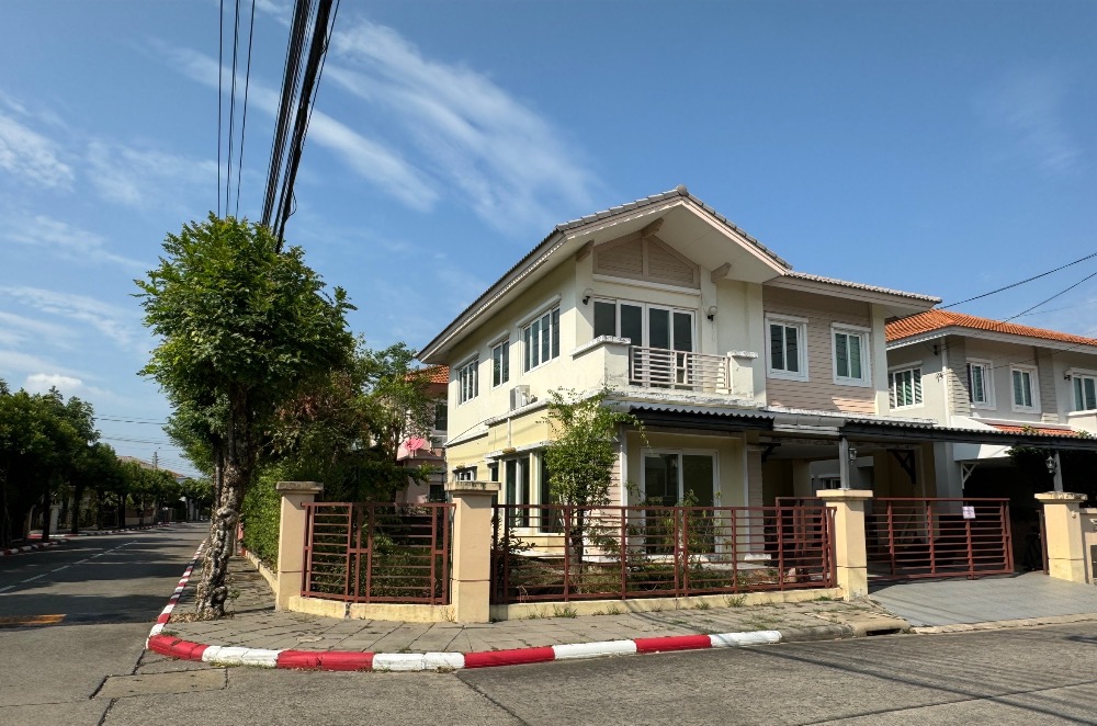 For SaleHouseRama5, Ratchapruek, Bangkruai : Corner detached house for sale Casaville Village 1, very good location, next to Ratchaphruek Road. No need to enter the alley.