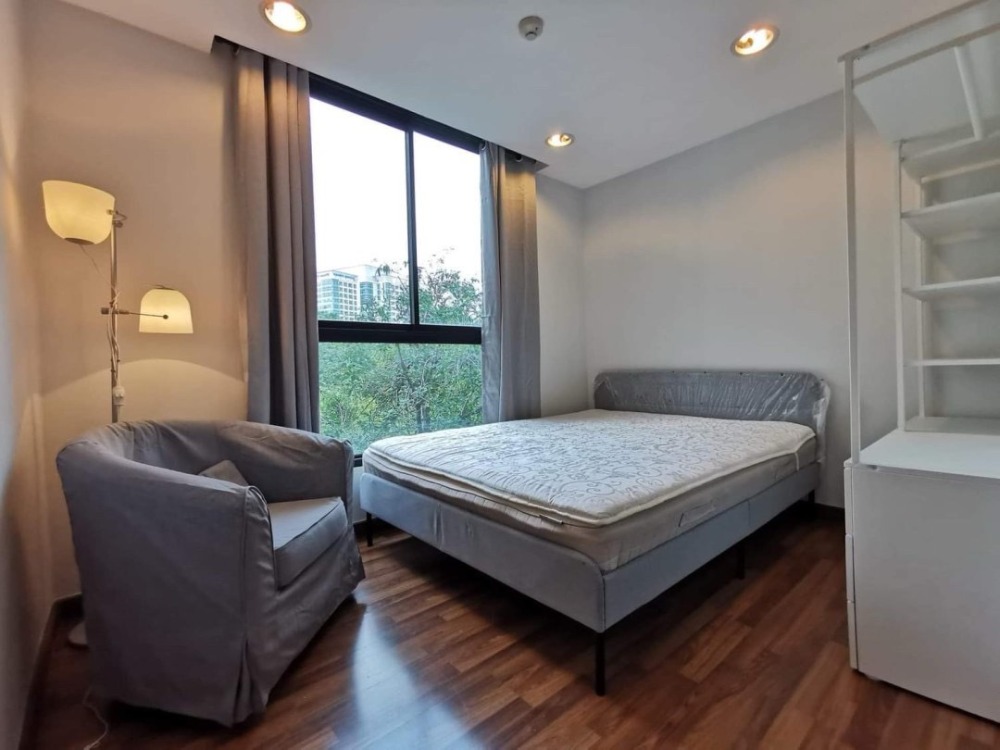 For RentCondoSukhumvit, Asoke, Thonglor : ★ Zenith Place Sukhumvit 42 ★ 30 sq m., 4th floor (1 bedrooms, 1 bathrooms), ★near BTS Ekkamai ★near Gateway Ekkamai and Major Ekkamai ★ Many amenities★ Complete electrical appliances