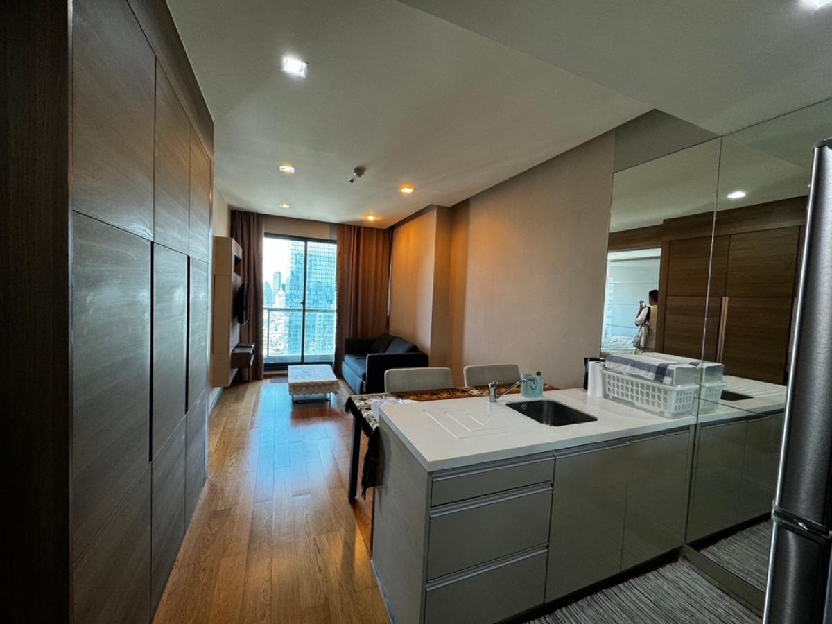 For RentCondoSathorn, Narathiwat : The Address Sathorn 1 bedroom 46sqm for rent only 32,000 per month tel 0816878954 line id 0816878954