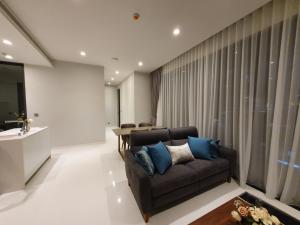 For RentCondoSukhumvit, Asoke, Thonglor : 📢👇Good location: in Em district, close to BTSGood to live: fully furnished, nice modern decoration , ready to move in