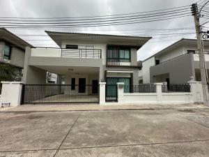 For RentHousePattaya, Bangsaen, Chonburi : Sriracha house for rent Single house ready to move in, near J-Park (3 bedrooms)