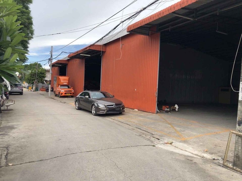 For RentWarehouseLadprao101, Happy Land, The Mall Bang Kapi : B865 Warehouse for rent, size 300 square meters, Lat Phrao 101 Road, Soi Pho Kaew 1