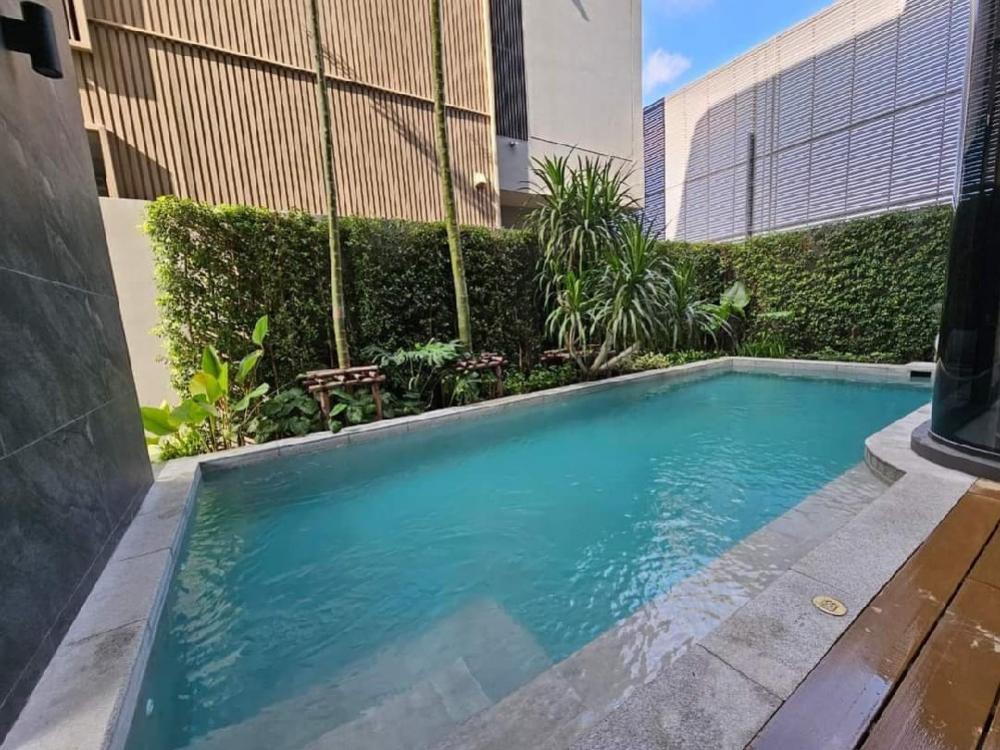 For RentHouseRama9, Petchburi, RCA : ⭐️⭐️Luxury house for rent, Bugaan project, Bugan Rama 9 - Mengjai, Private, has an elevator, private swimming pool. Large garden view, ready to move in