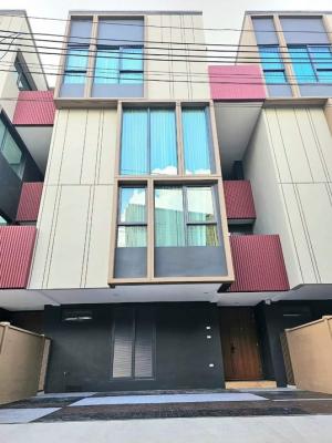 For RentTownhouseOnnut, Udomsuk : Townhome, 3.5 floors, has a usable area of ​​259 sq m., 2 bedrooms, 4 bathrooms, 1 kitchen, 1 dining room, 1 living room (DOUBLE VOLUME), 1 office room, 1 storage room, 1 room under the stairs, 3 balconies, with air conditioning in every room. With privat