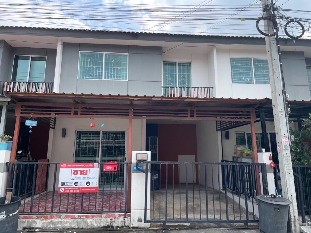 For SaleTownhouseNonthaburi, Bang Yai, Bangbuathong : House for sale, Pruksa 95/2 Soi Kantana - Wongwaen, fully extended, ready to move in, prime location at the beginning of Soi Kantana, fully extended, ready to move in, price 1.8 million baht.