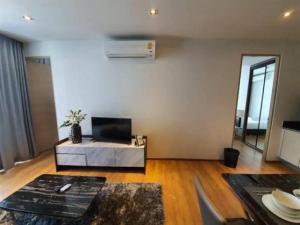 For RentCondoSukhumvit, Asoke, Thonglor : 2 bedrooms for rent at Park 24 (Phompong BTS Station)