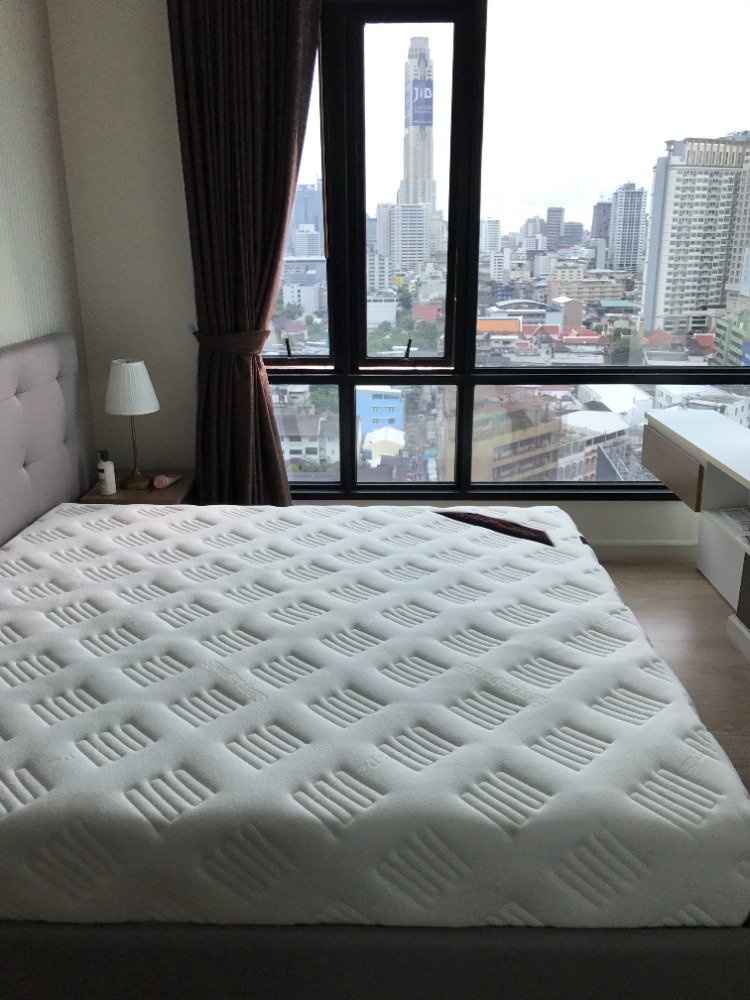 For SaleCondoRatchathewi,Phayathai : 2 bedrooms, 2 bathrooms, 60 sq m. Corner room with the out-standing beautiful view. Biggest in class.