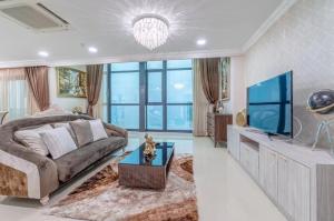 ขายคอนโดพัทยา บางแสน ชลบุรี สัตหีบ : ขายห้องชุด 3 ห้องนอน โครงการ Dusit Grand Condo View