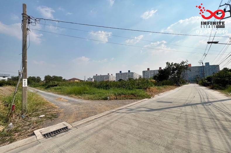 For SaleLandChaengwatana, Muangthong : Empty land for sale, 333 square wah, Pathawee Village, Liap Khlong Prapa Road, Soi Rom Yen, Phetwattana 6.