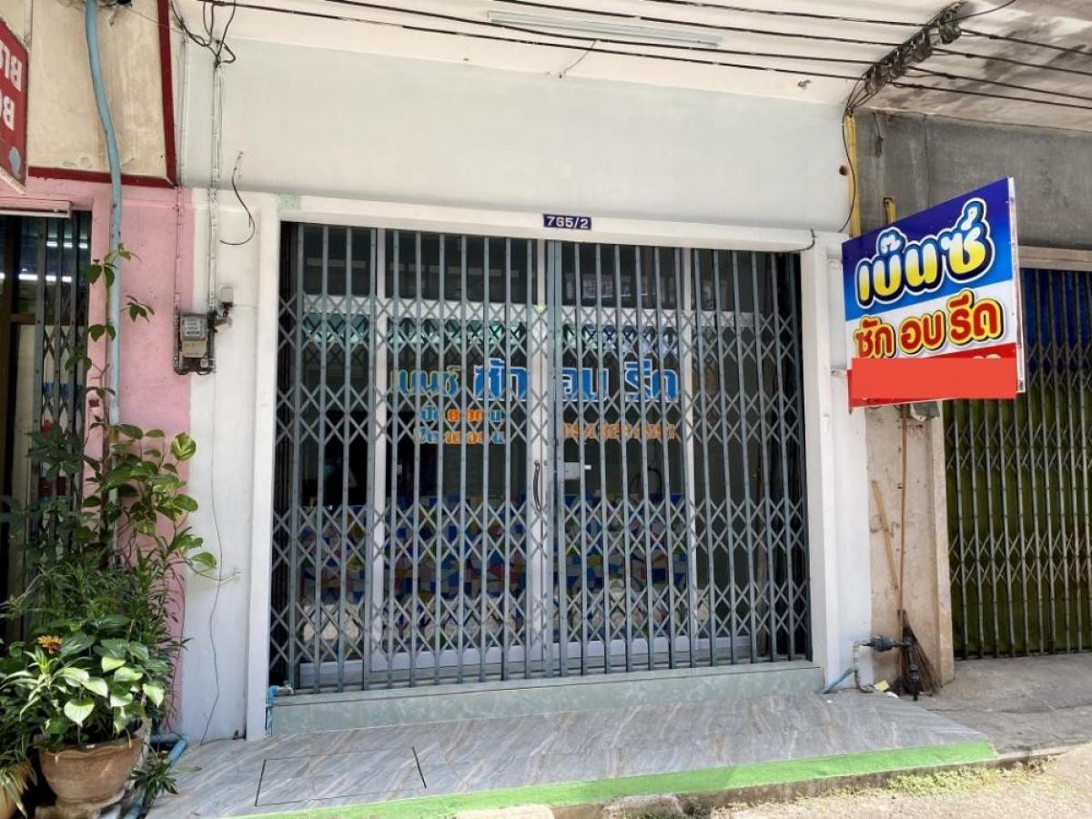 For SaleShophouseChanthaburi : Newly renovated commercial building Near JP Shopping Center