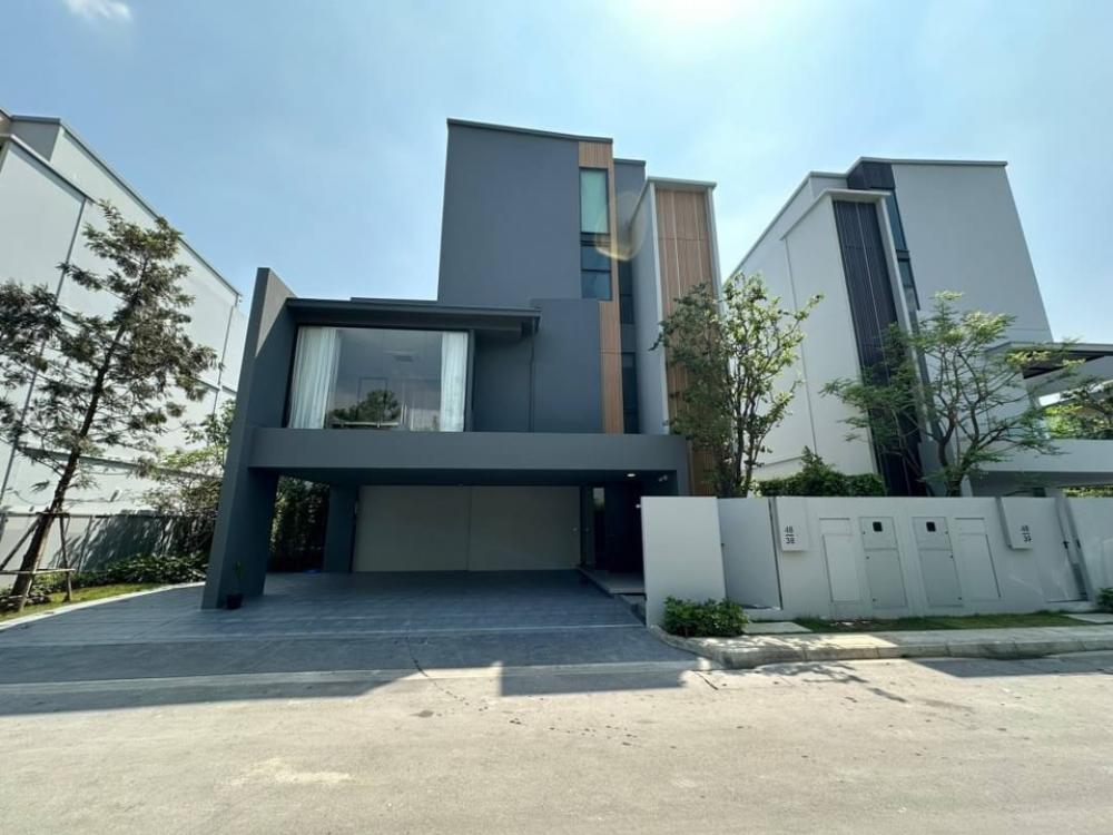 For RentHousePattanakan, Srinakarin : 3-story detached house for rent, VIVE 2 Village, Krungthep Kreetha, 5 bedrooms, 6 bathrooms, 300,000 baht.