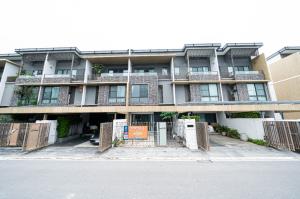 For SaleTownhouseKaset Nawamin,Ladplakao : 3-story townhome, different with Sky Hall Penthouse